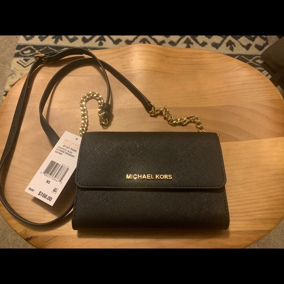 Michael Kors Handbags - Michael Kors Jet Set Travel Purse Michael Kors Handbags - Michael Kors Jet Set Travel Purse